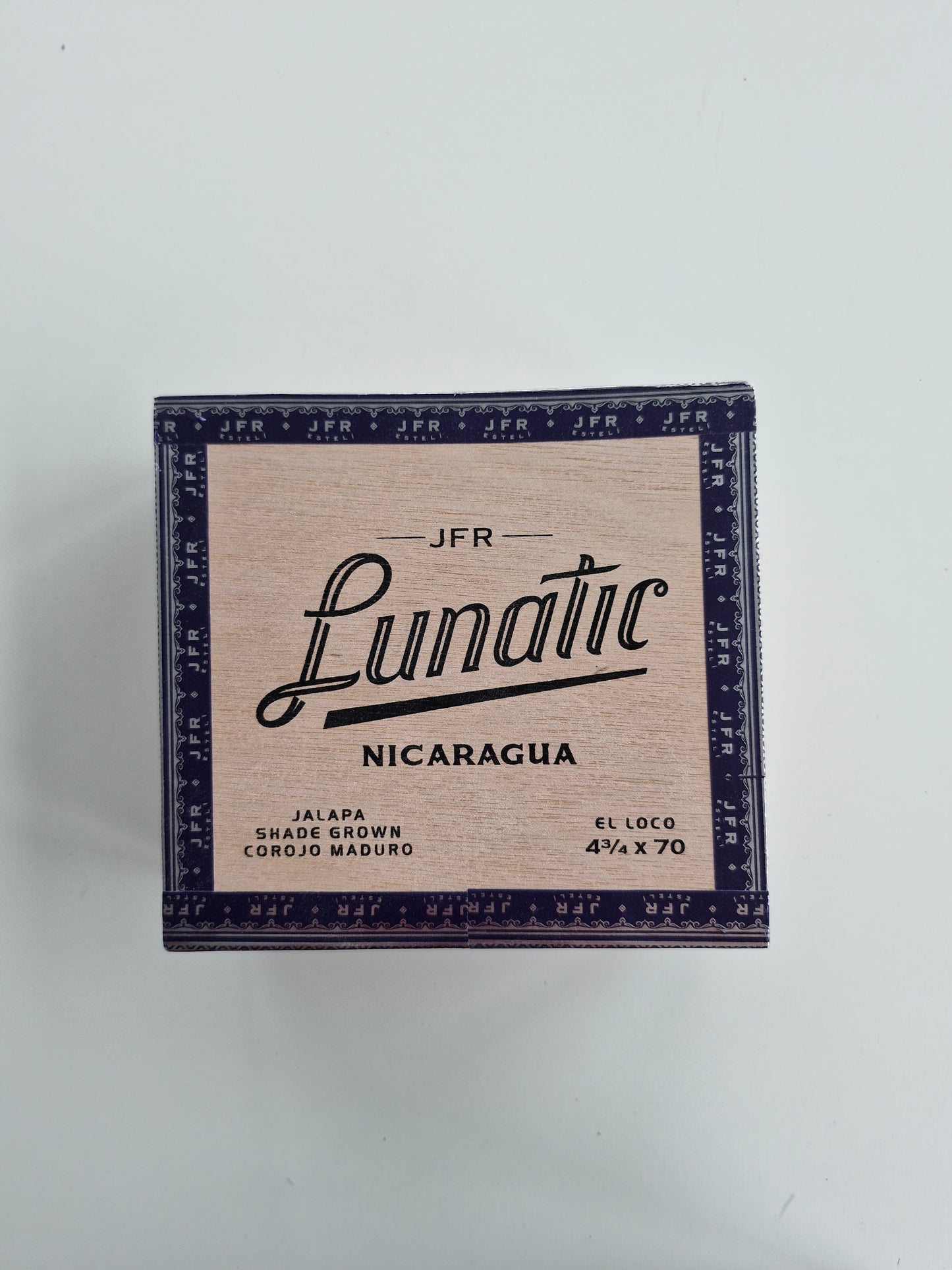 Aganorsa Leaf - JFR Lunatic, Corojo Maduro El Loco 4 3/4 x 70 10 stick box