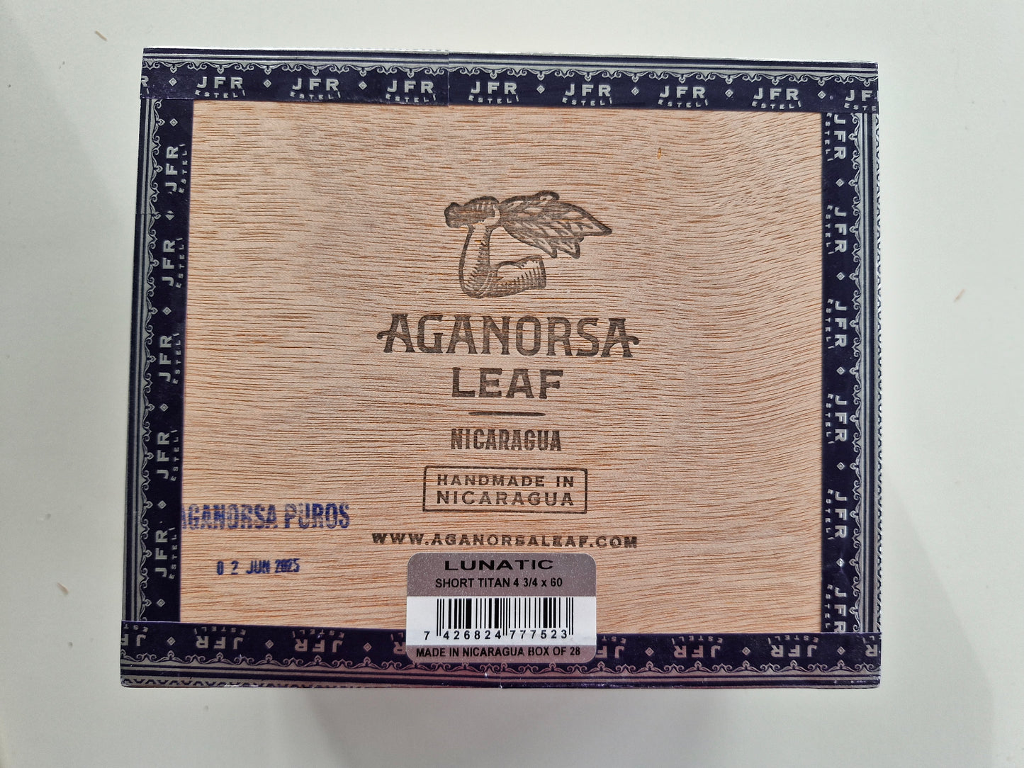 Aganorsa Leaf - JFR Lunatic, Maduro Short Titan 4 3/4 x 60 28 stick box