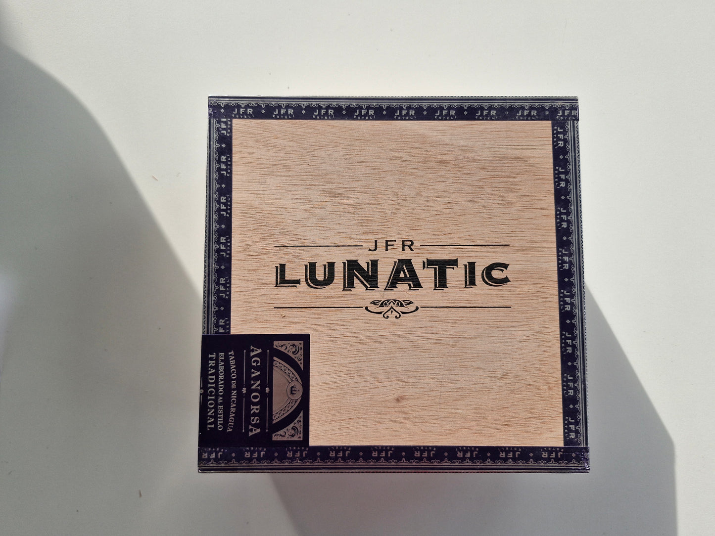 Aganorsa Leaf - JFR Lunatic, Maduro La Montana 7 x 70 28 stick box