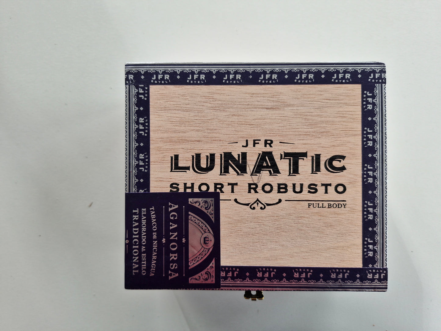 Aganorsa Leaf - JFR Lunatic, Short Robusto 4 3/4 x 52 28 stick box