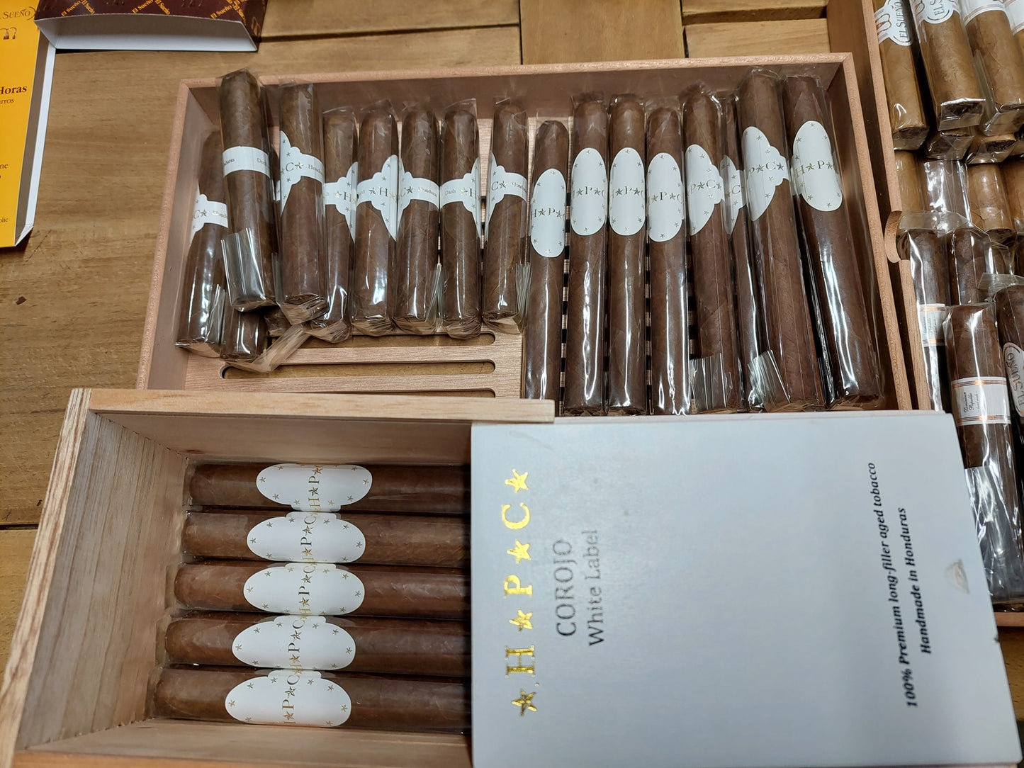 HPC - Corojo White Label Torpedo 6 1/8 X 52 25's