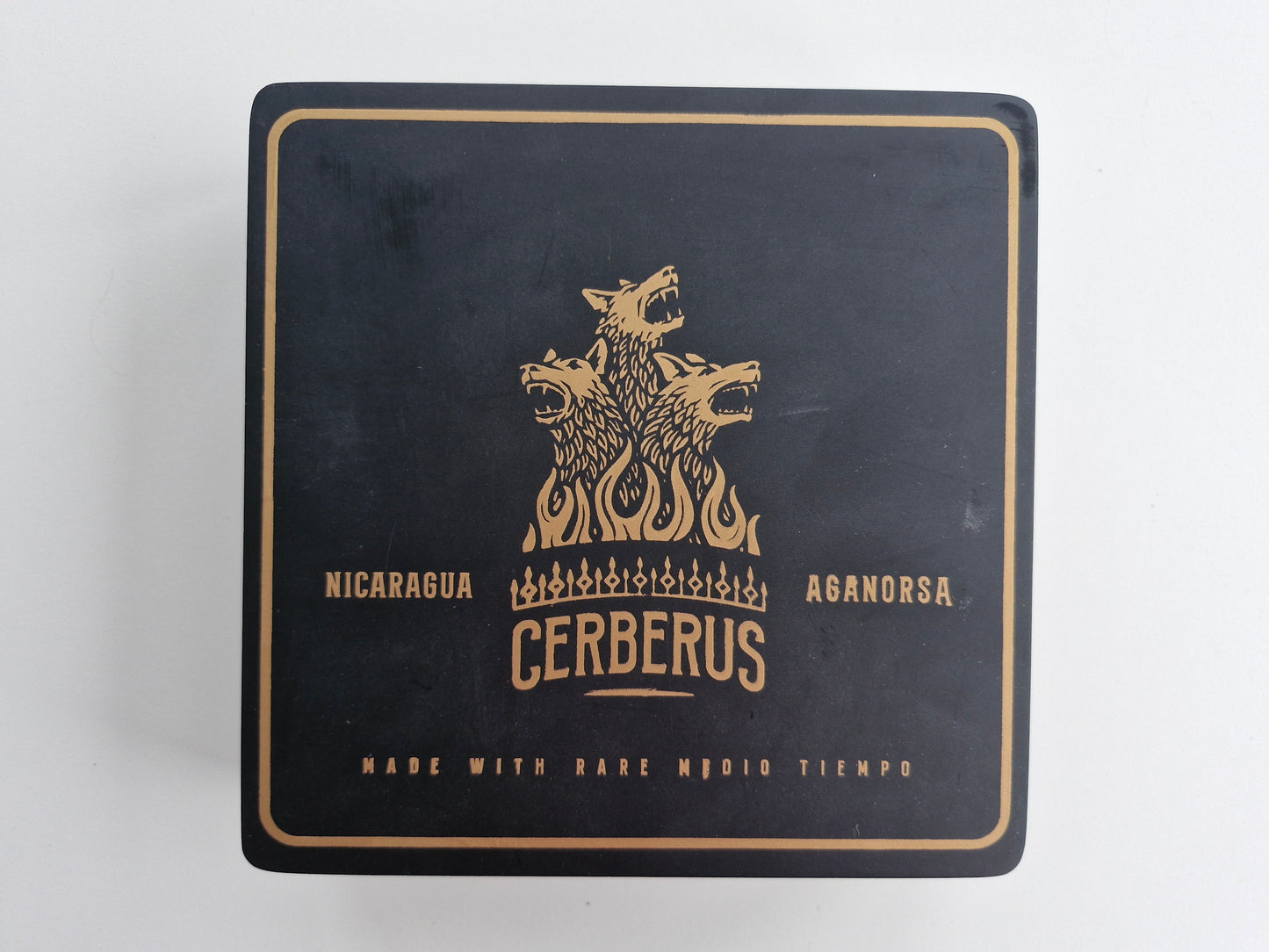 Aganorsa Leaf - Cerberus Guardian Of The Farm Toro 6 1/4 x 52 15 stick box