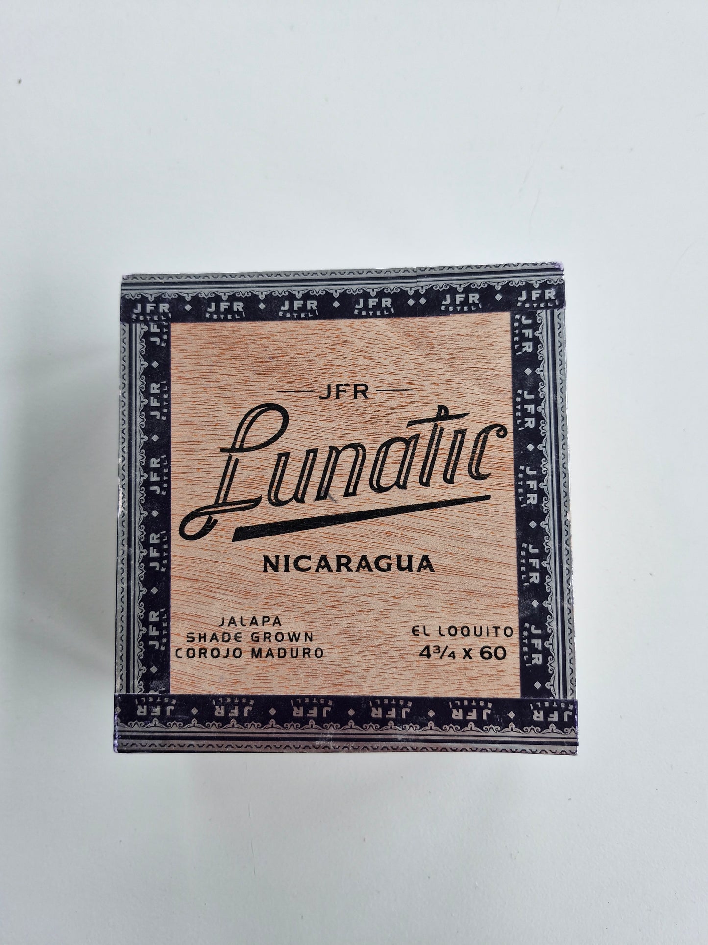 Aganorsa Leaf - JFR Lunatic, Corojo Maduro El Loquito 4 3/4 x 60 10 stick box