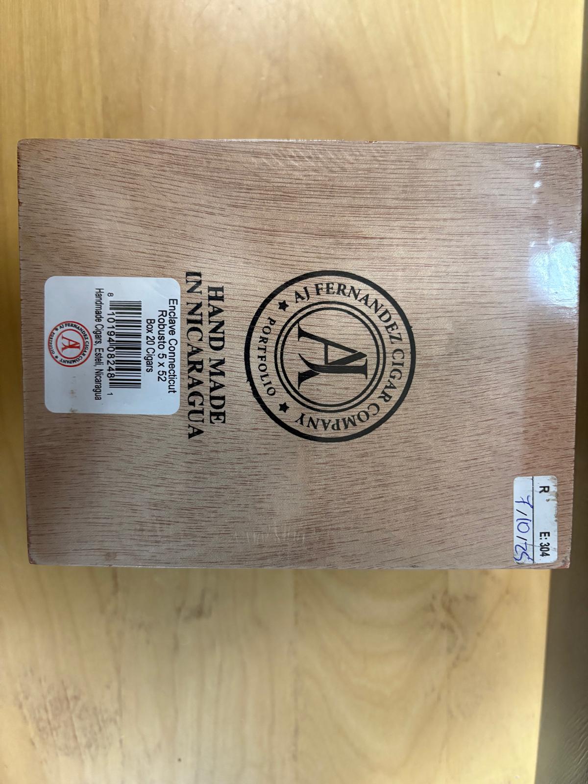 AJ Fernandez - Enclave Connecticut Edicicion Internacional Robusto 5 x 52 20 stick box