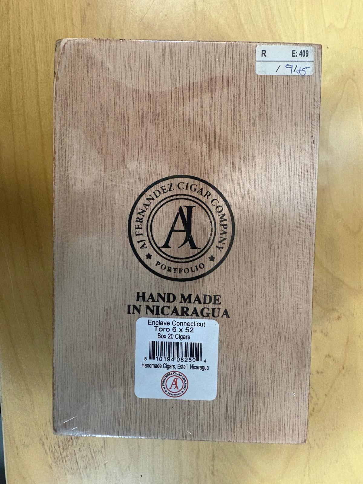 AJ Fernandez - Enclave Toro Connecticut Edicion Internacional 6 x 52 20 stick box