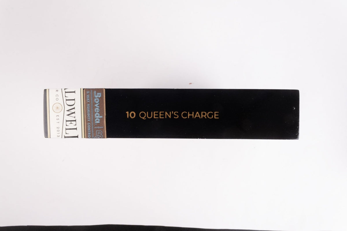 Caldwell - Long Live The Queen Queen's Charge Maduro Magnum 60 x 6 10 stick box