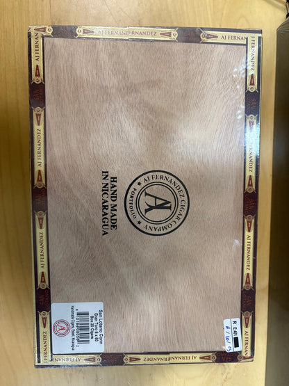 AJ Fernandez - San Lotano Connecticut Gran Toro 6 x60 20 stick